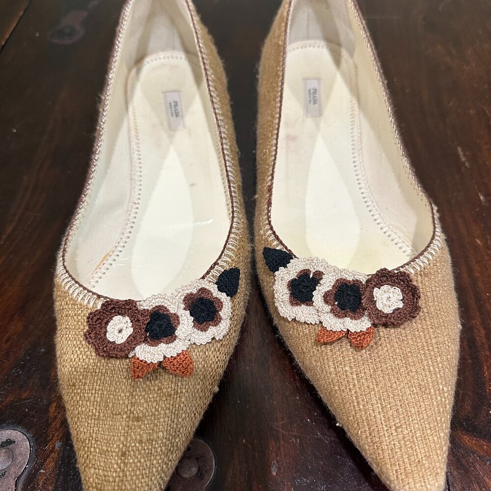 Prada Beige Floral Flats Size 40 (Size 9)